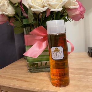 Chocolate Mandarin shower gel from the Hershey spa